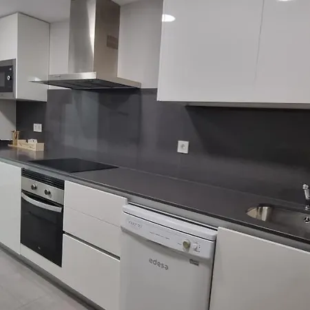 Excellent Location- Beach, Pool, Telework, 2 Bikes, Parking & Wifi Gratis At 