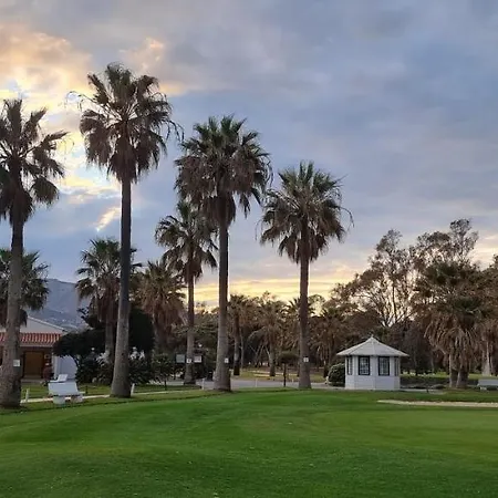 Excellent Location- Beach, Pool, Telework, 2 Bikes, Parking & Wifi Gratis At 