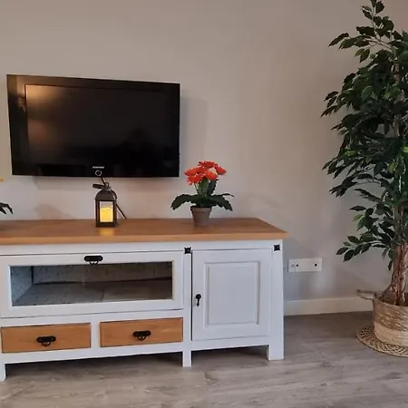 Excellent Location- Beach, Pool, Telework, 2 Bikes, Parking & Wifi Gratis At 