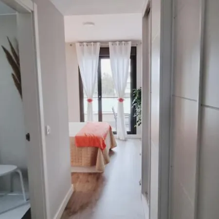 Apartment Excellent Location- Beach, Pool, Telework, 2 Bikes, Parking & Wifi Gratis At 