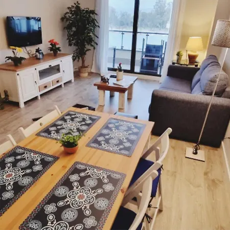 Apartment Excellent Location- Beach, Pool, Telework, 2 Bikes, Parking & Wifi Gratis At 