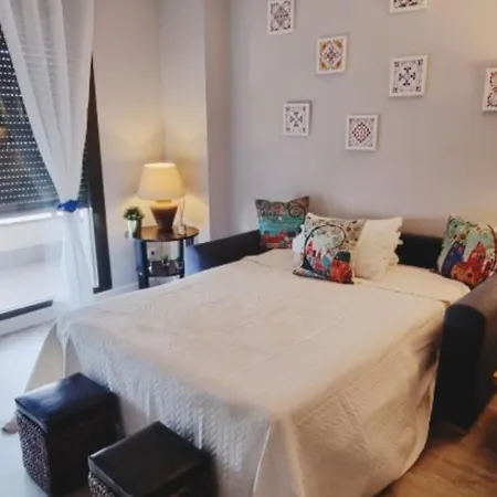 Excellent Location- Beach, Pool, Telework, 2 Bikes, Parking & Wifi Gratis At 