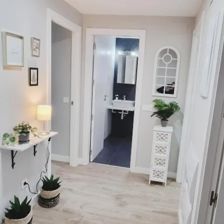 Apartment Excellent Location- Beach, Pool, Telework, 2 Bikes, Parking & Wifi Gratis At 