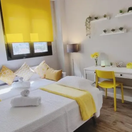 Apartment Excellent Location- Beach, Pool, Telework, 2 Bikes, Parking & Wifi Gratis At 
