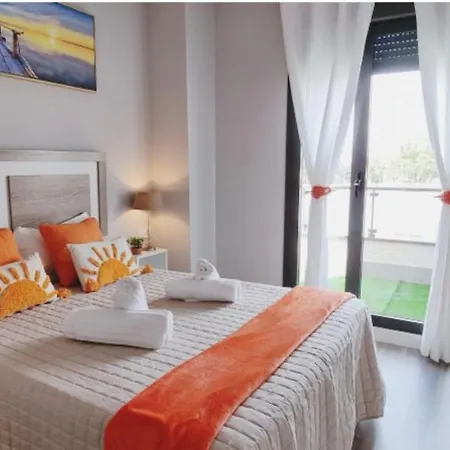 Excellent Location- Beach, Pool, Telework, 2 Bikes, Parking & Wifi Gratis At 